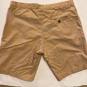 Item 06 Men Khaki Shorts Sizes 36